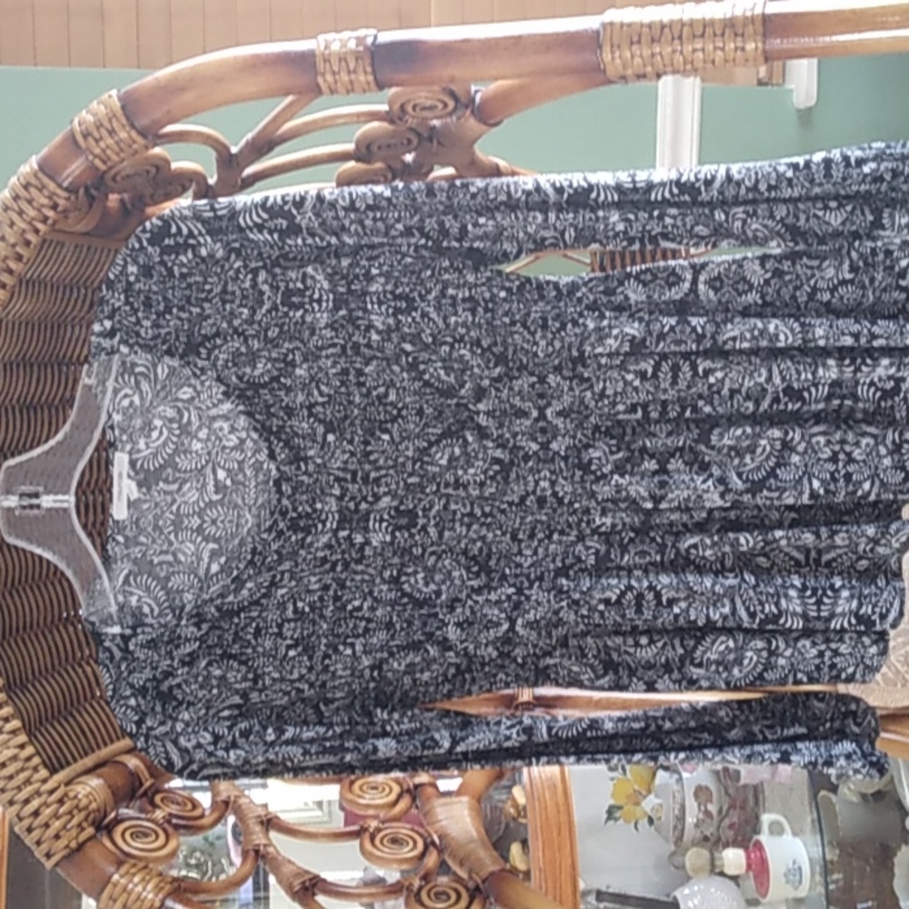 Black and white print ruched top